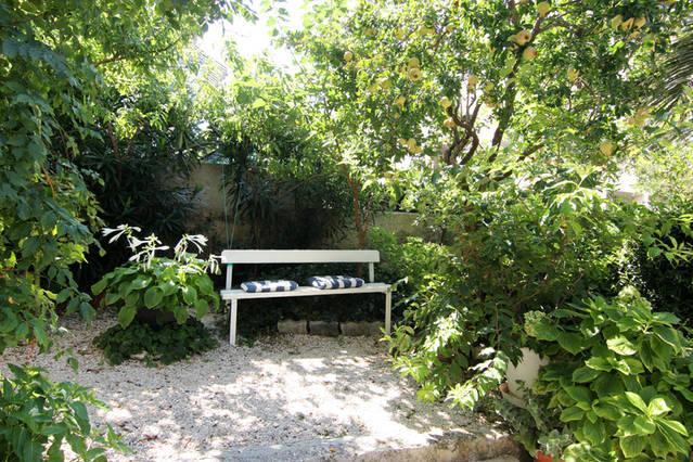 Eco-Apartments With Nice Garden Baška Voda Exterior foto